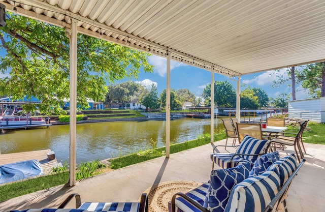 The Falling Pecan Lakehouse