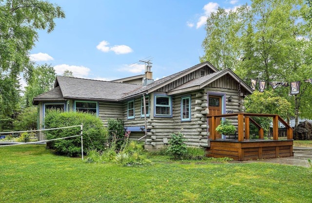 The Fireweed House - Historic Custom Mural Home