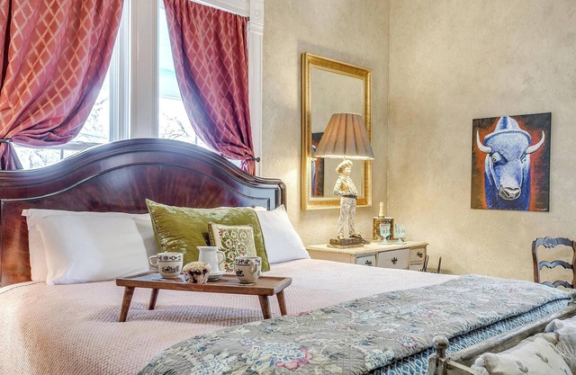 The Gallery House: Boutique Stay Right by Tarleton