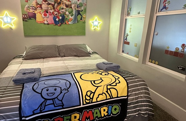 THE GAMER’S OASIS! Bring friends and family together for retro/modern gaming!