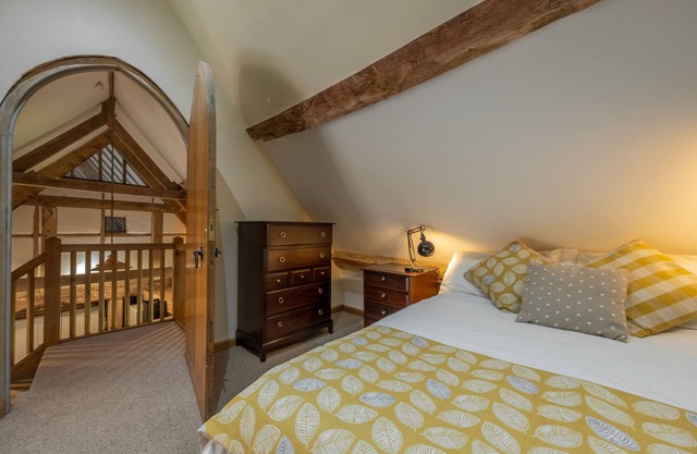The Garden Barn (4) - a grade I listed building sleeping 4 guests
