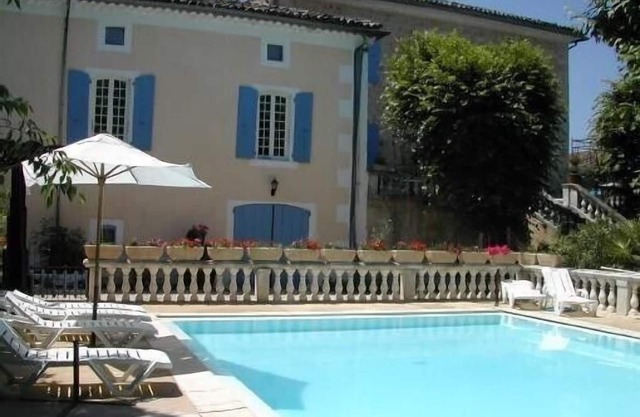 "The gardens of the temple" in Vallon Pont d'Arc with heated pool
