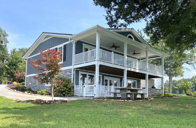 The Good Life Lakehouse