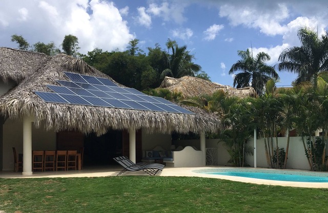 THE GOOD LIFE VILLA perfect location being close to beach and restaurants
