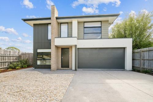The Green on Golf Street - Inverloch & Linen Inc