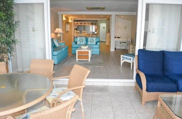 The Harbour #12, 3-Bed Water-front Villa with Pool