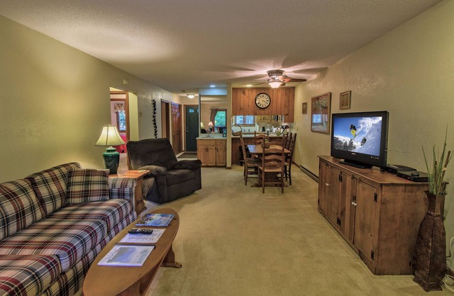 'The Hideout' - 2B Condo Minutes from Banner Elk