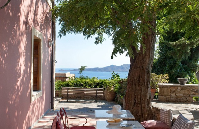 The Historic RedHouse (Sea View)