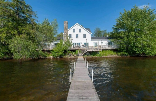 The Homestead Full: Lakefront Fun—Sleeps 28!
