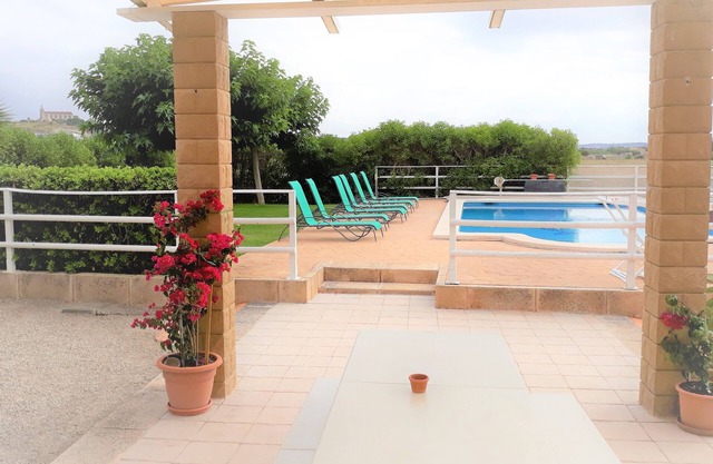 The house well located, 1km from Santa Margarita, city views, wifi connection
