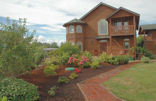 The House With Sea & Mountain Views, Sauna, Hot Tub, Jacuzzi, Free EV charge