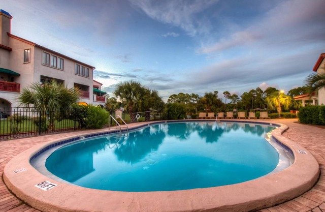 The Inn at St Thomas 410 - Perfect Affordable Getaway