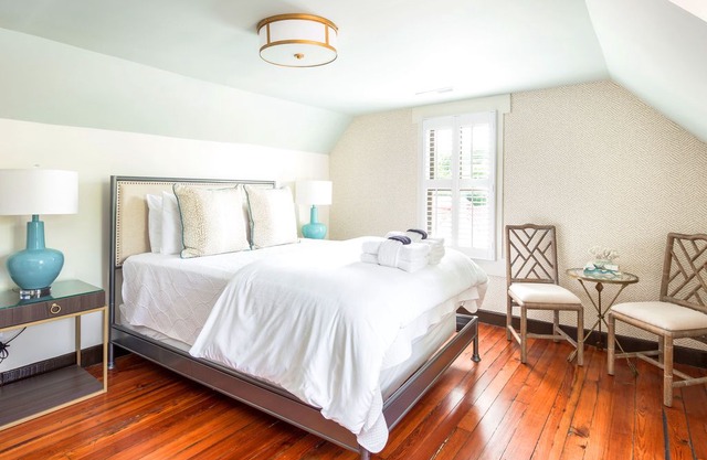 The Inns at 154 Spring Street – 1 BR / 1 BA