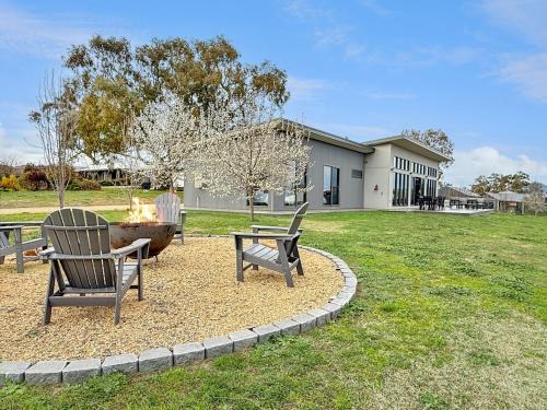 The Iron Pear - Pet Friendly with Country Views