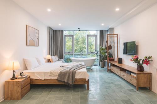 The Ivory Dragon Hanoi-Modern Stay with Private Balcony-Free Laundry