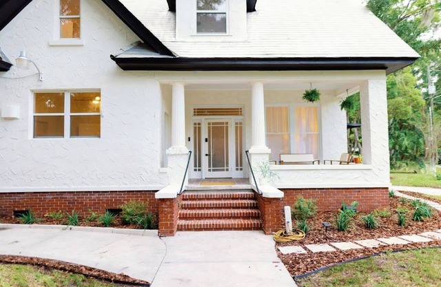 The Key Reno'd Historic Mansion! 1 Mile to UF