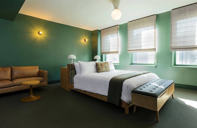 The King at Palihotel Seattle, Close To Space Needle and Museum of Pop Culture!