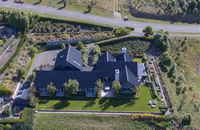 The Lakeview House