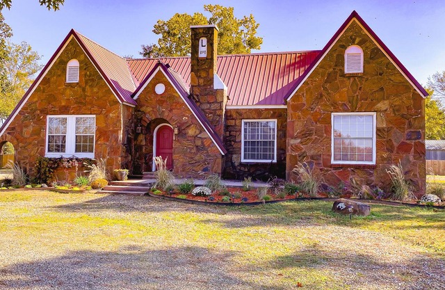 The Lane Cottage at Broken Bow