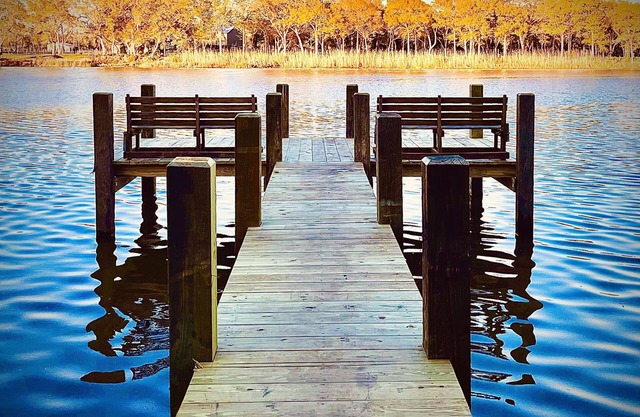 The Lone Oak River Retreat on The San Bernard River - Fisherman's Paradise!