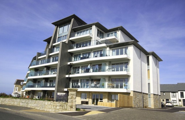 The Lookout is a luxurious 2 bedroom in the brand new elite One Lusty Glaze