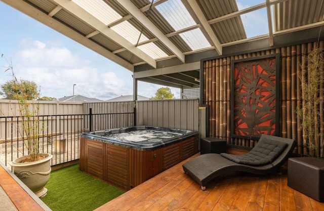 The Mansion - sleeps 20