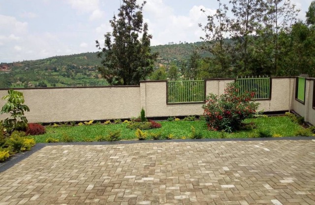 The Minimalist: Nature Connected, efficient, 4G Wi-fi