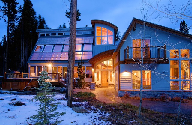 The Mont Blanc Home - Walk to lifts - ski back to house!