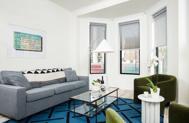 The Neighborhood Hotel - Lincoln Park 301 - One Bedroom