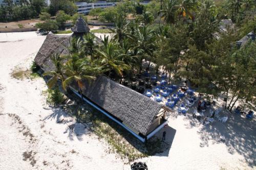 The New Big Tree Beach Resort