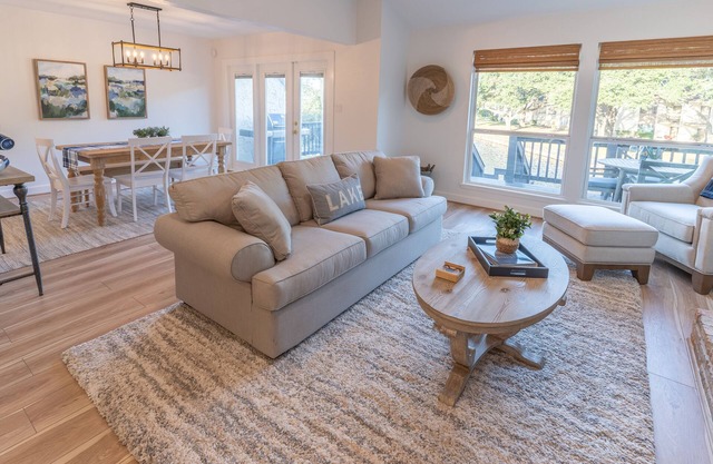 "The Oar House" is a Beautiful Lakefront Townhome on Lake Conroe