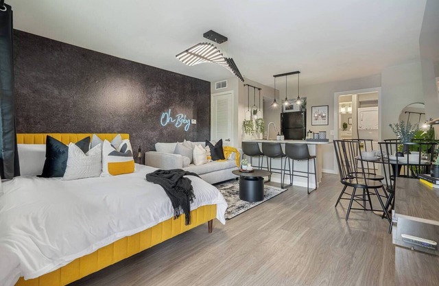 The Ochre | Stylish Social Studio | Sleeps 5