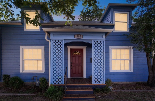 The Old Downtown Historic Grand Prairie House