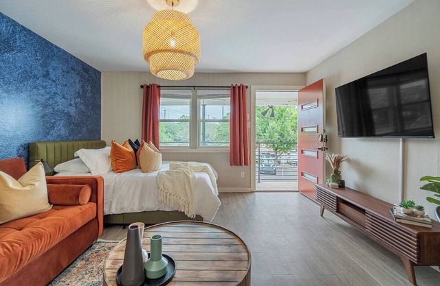 The Olive | Cozy Retreat | Sleeps 5