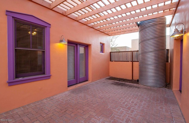 The Orange House at el Barrio Viejo