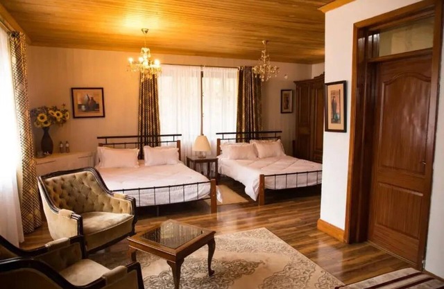 The Palace Inn Karen - Superior twin room