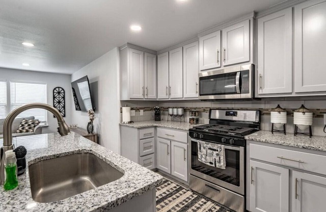 The Paramount - 3BR/2BA - Pet Friendly