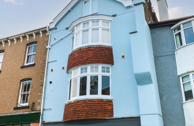 THE PENTHOUSE, family friendly, with a garden in Dartmouth