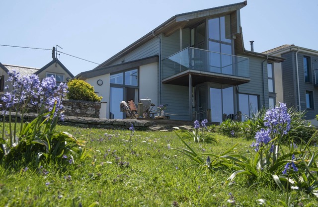 The Perch is a contemporary studio offering the perfect escape to the coast