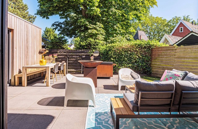 The Perfect Getaway Close to the Beach and Vibrant City Center!