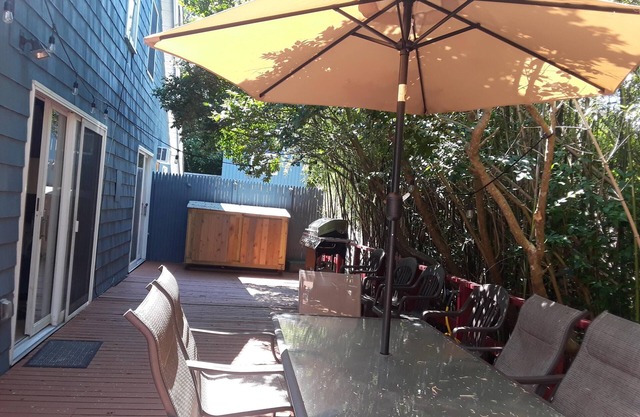 The Perfect Location, 4 bed/3 bath block from beach and town