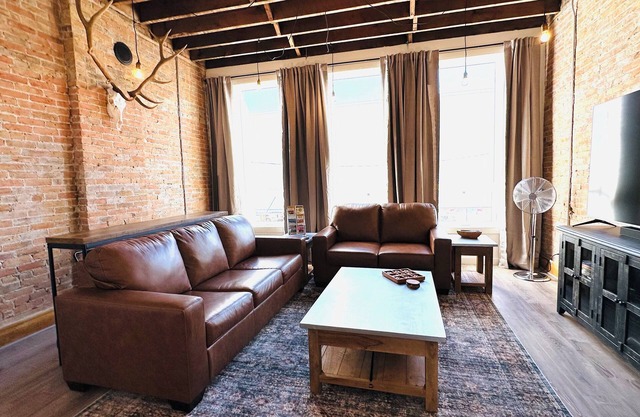 The Pheasant 1- A Fully Renovated Historic Apartment in charming Dillon, Montana