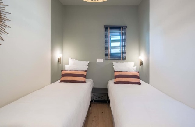 The Pink Pigeon - Two Bedroom Apartment, Sleeps 4