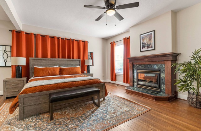 The Pioneer - Charming Home Walkable to Streetcar!