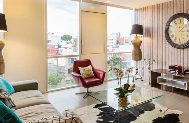 The Plaza - Stylish 1 BDR in Carso