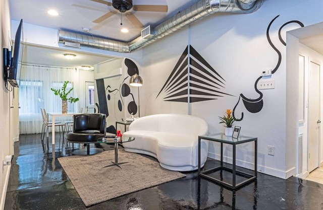 The Queen Endgame! Sleeps 14! 6BR/5BA/2PA