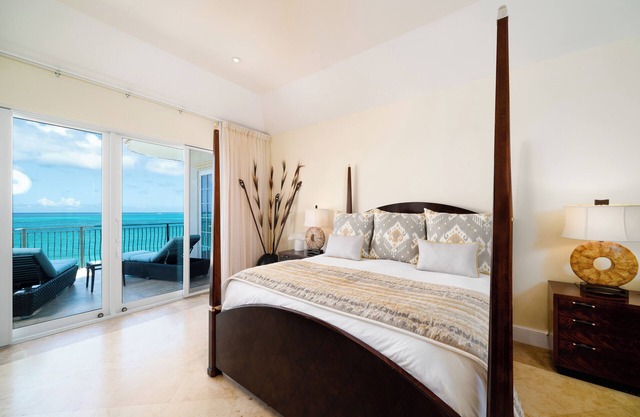 The Regent Grand Resort: 4 Bedroom Ocean Front Suite