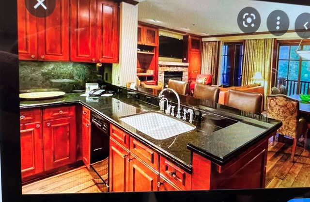 The Ritz-Carlton Club, Aspen Highlands 3 Bedroom 3.5 bathroom corner unit n