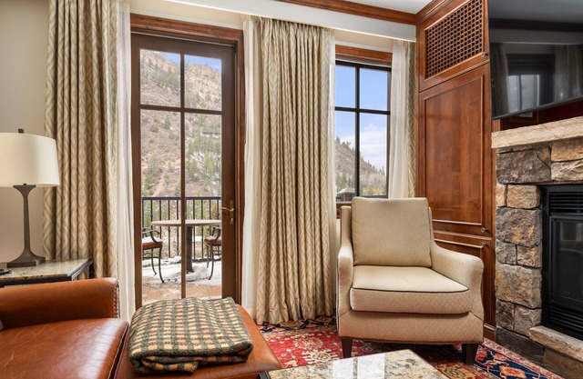 The Ritz-Carlton Club | Two-Bedroom Residence 8412, Ski-in & Ski-out Resort in Aspen Highlands