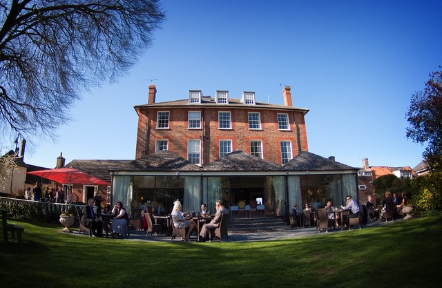 The Riverside House Hotel